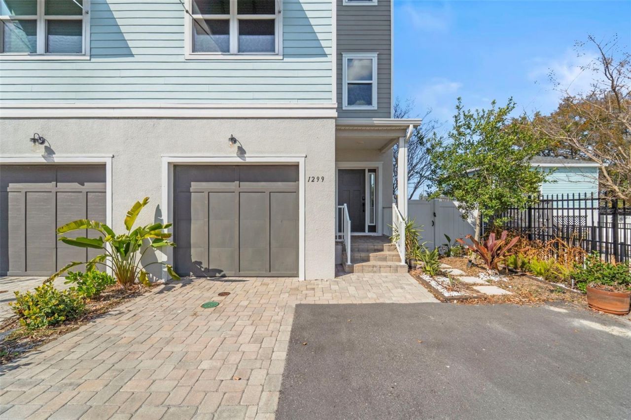 1299 Savona Drive Ne, Saint Petersburg, FL 33702 Photo