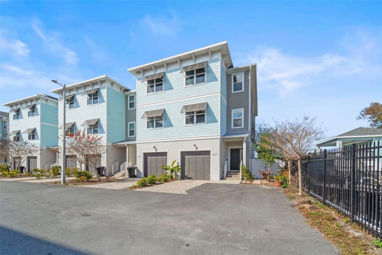 1299 Savona Drive Ne, Saint Petersburg, FL 33702 Photo