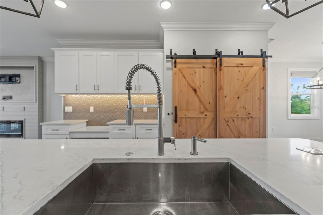 1299 Savona Drive Ne, Saint Petersburg, FL 33702 Photo