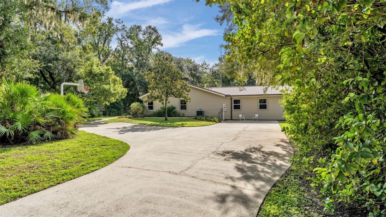 6400 Forestwood Drive E, Lakeland, FL 33811 Photo