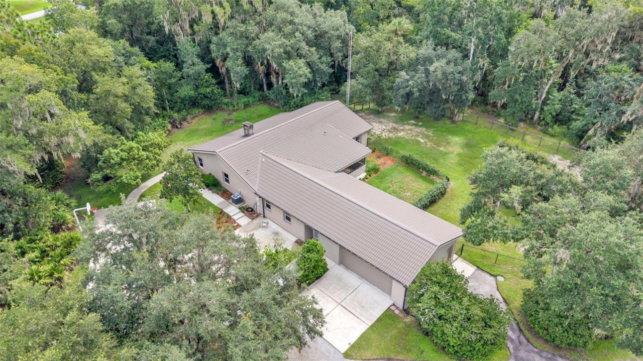 6400 Forestwood Drive E, Lakeland, FL 33811 Photo