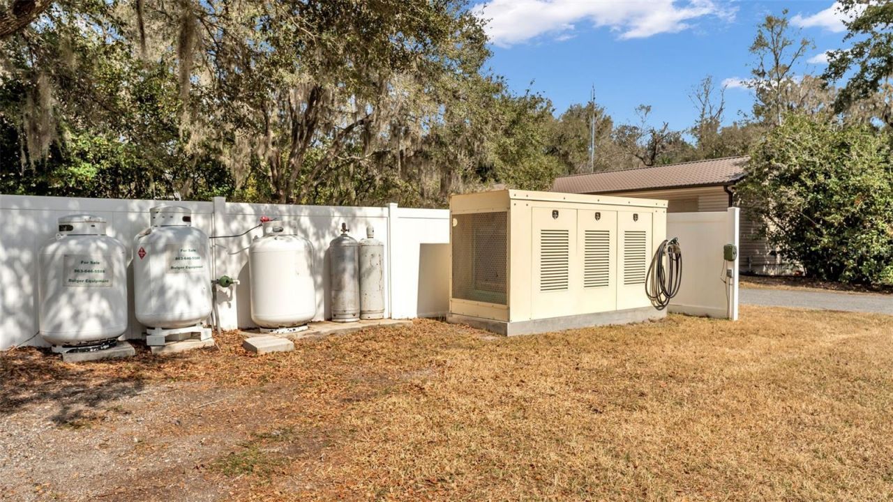 6400 Forestwood Drive E, Lakeland, FL 33811 Photo