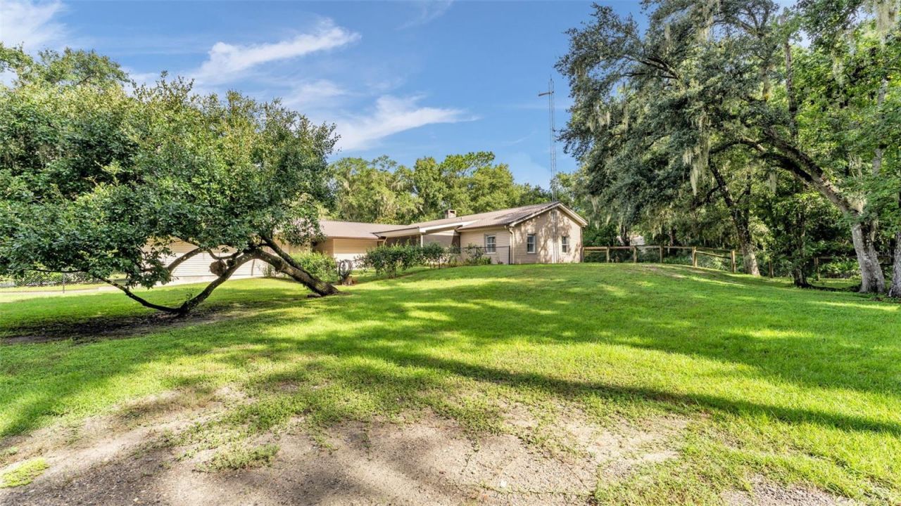 6400 Forestwood Drive E, Lakeland, FL 33811 Photo