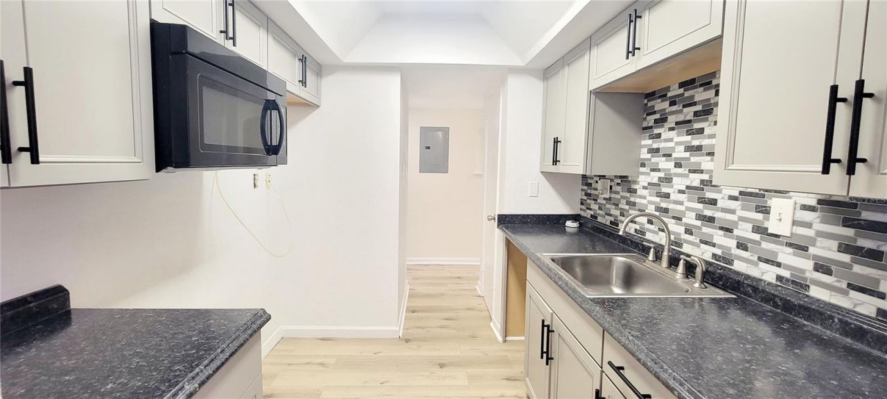 3775 40th Lane S, Unit L, Saint Petersburg, FL 33711 Photo