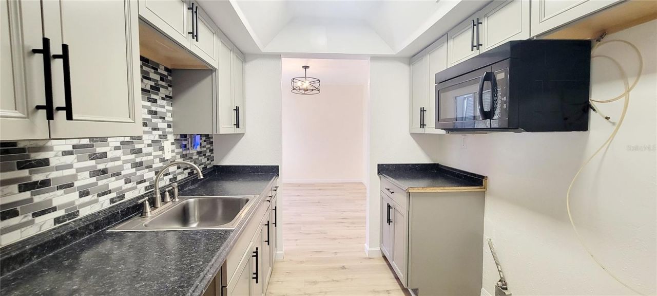 3775 40th Lane S, Unit L, Saint Petersburg, FL 33711 Photo