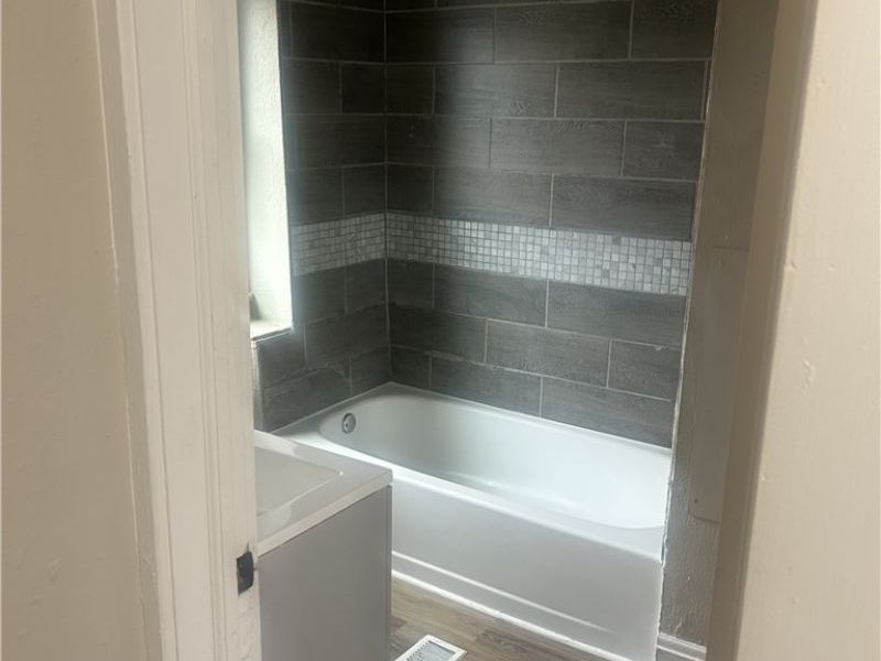 13813 Kelso Avenue, Cleveland, OH 44110 Photo 17