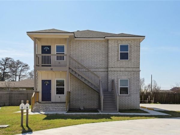 32 ASHTON COX Drive, Unit B, Gretna, LA 70053