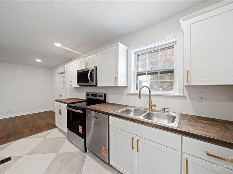 7158 Dunn Road, Anderson Twp, OH 45230 Photo 32