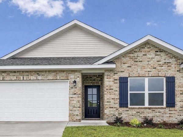 2769 Avalon St, Cantonment, FL 32533