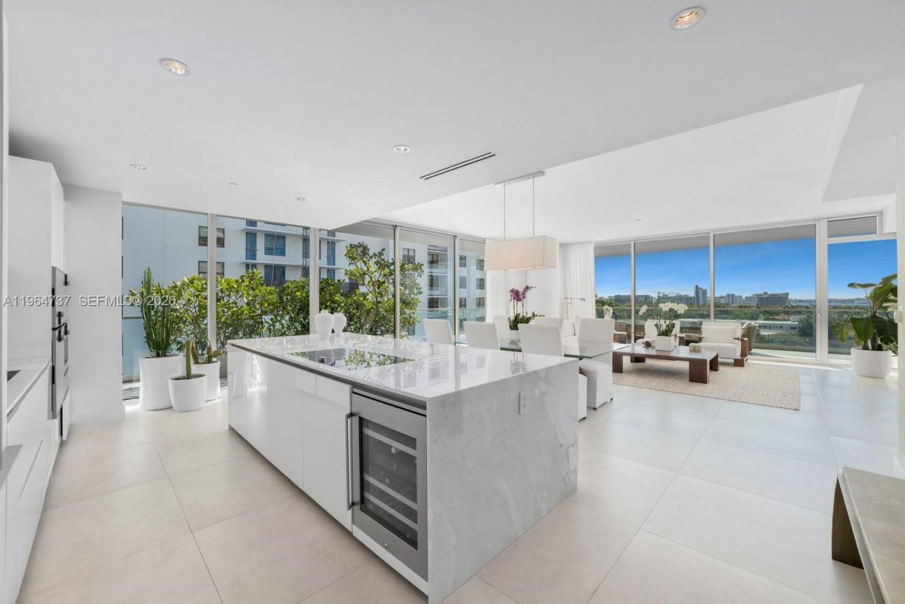 10201 Collins Ave, Unit 611, Bal Harbour, FL 33154 Photo