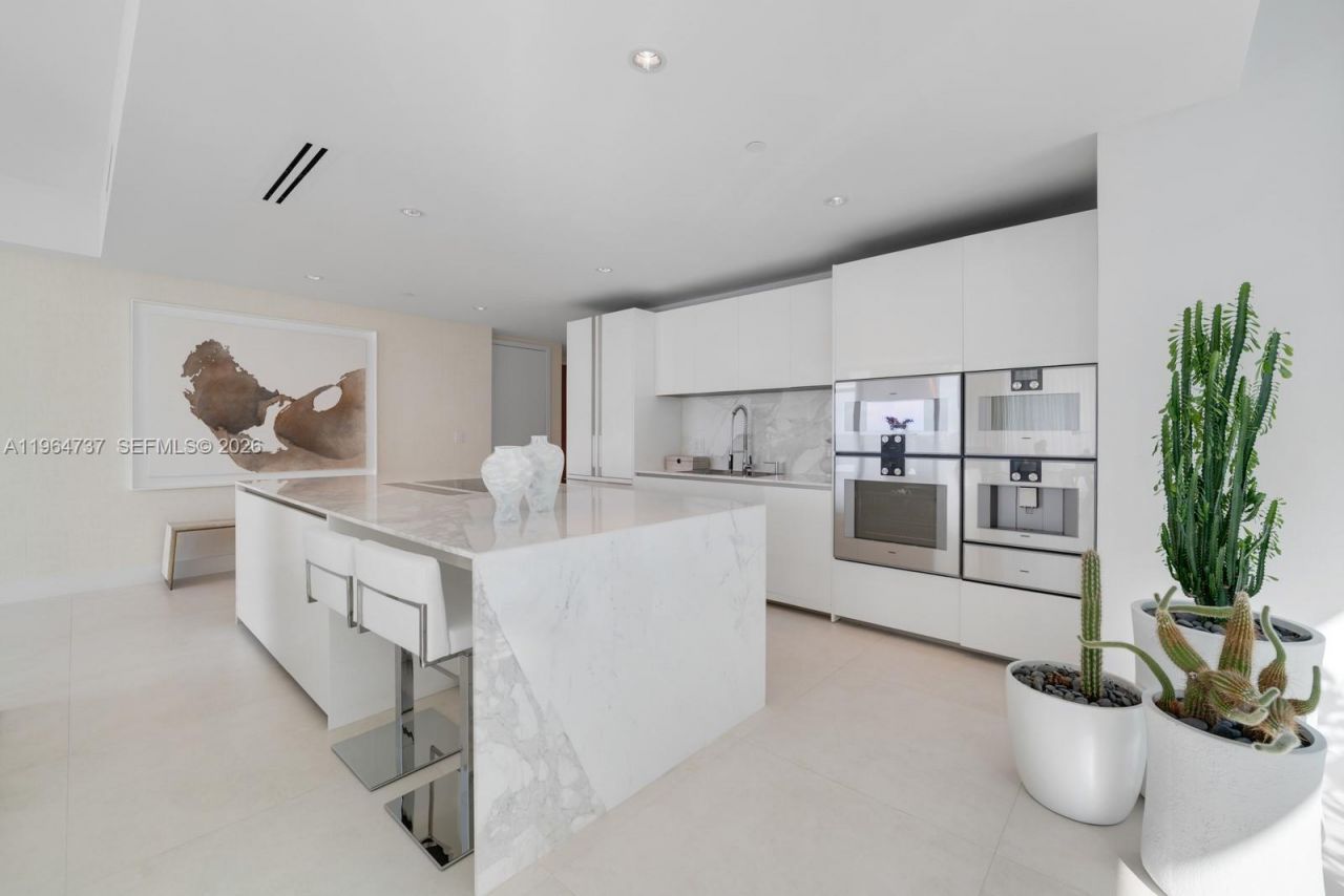 10201 Collins Ave, Unit 611, Bal Harbour, FL 33154 Photo