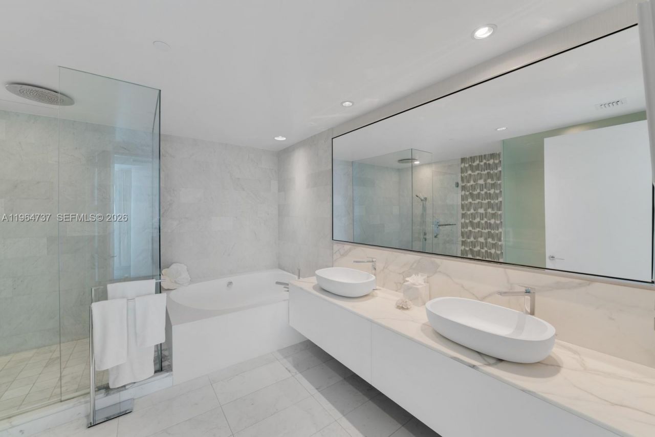 10201 Collins Ave, Unit 611, Bal Harbour, FL 33154 Photo