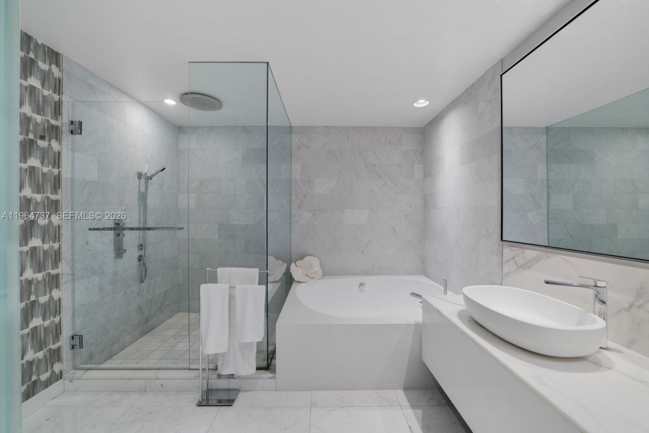 10201 Collins Ave, Unit 611, Bal Harbour, FL 33154 Photo