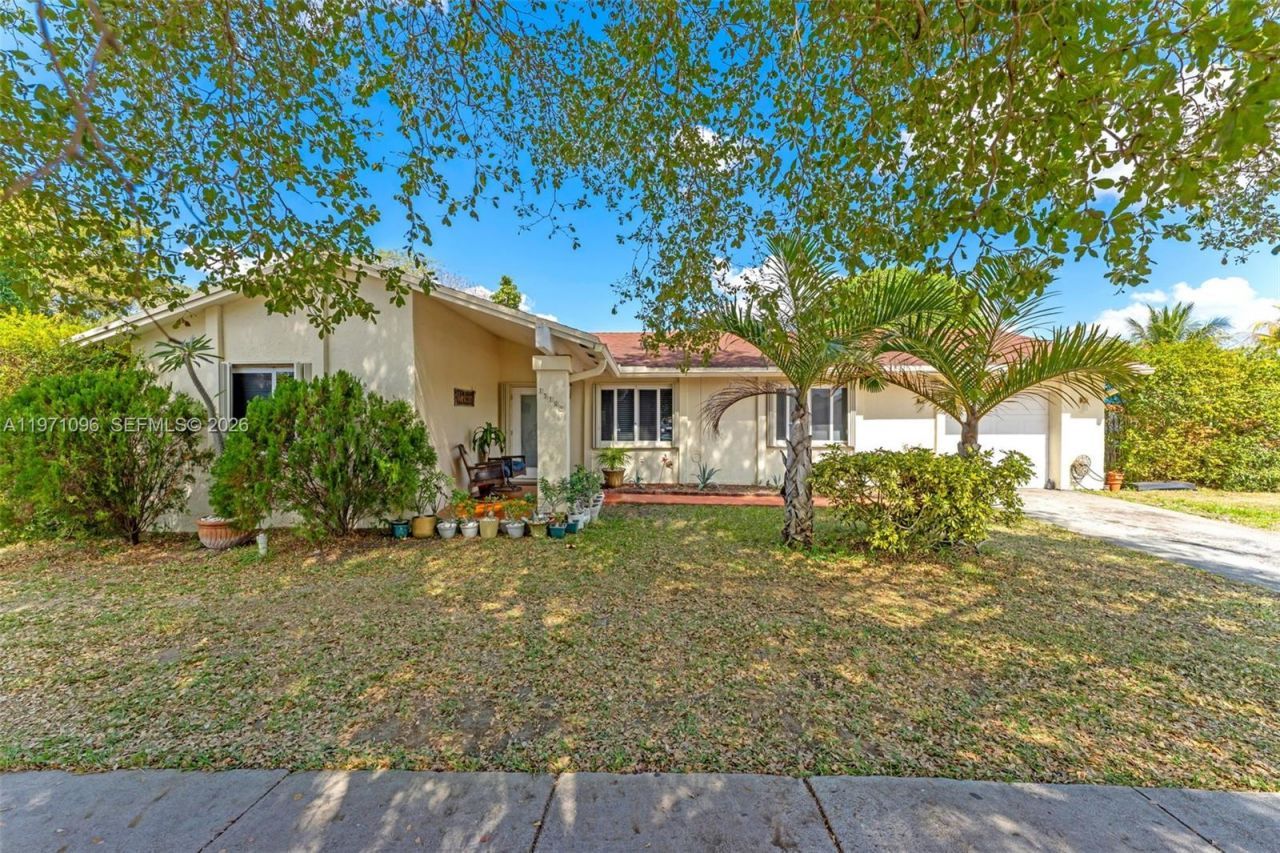 15109 SW 71st Ln, Miami, FL 33193 Photo