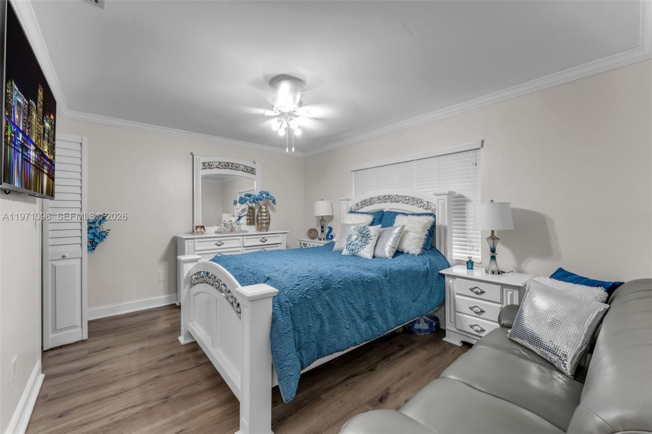 15109 SW 71st Ln, Miami, FL 33193 Photo