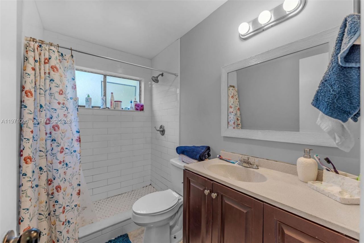 15109 SW 71st Ln, Miami, FL 33193 Photo