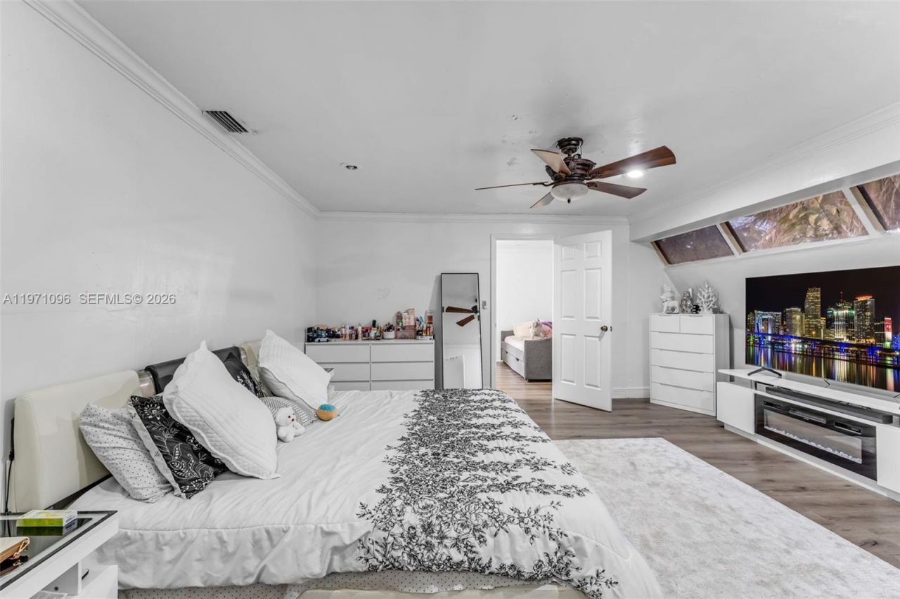 15109 SW 71st Ln, Miami, FL 33193 Photo