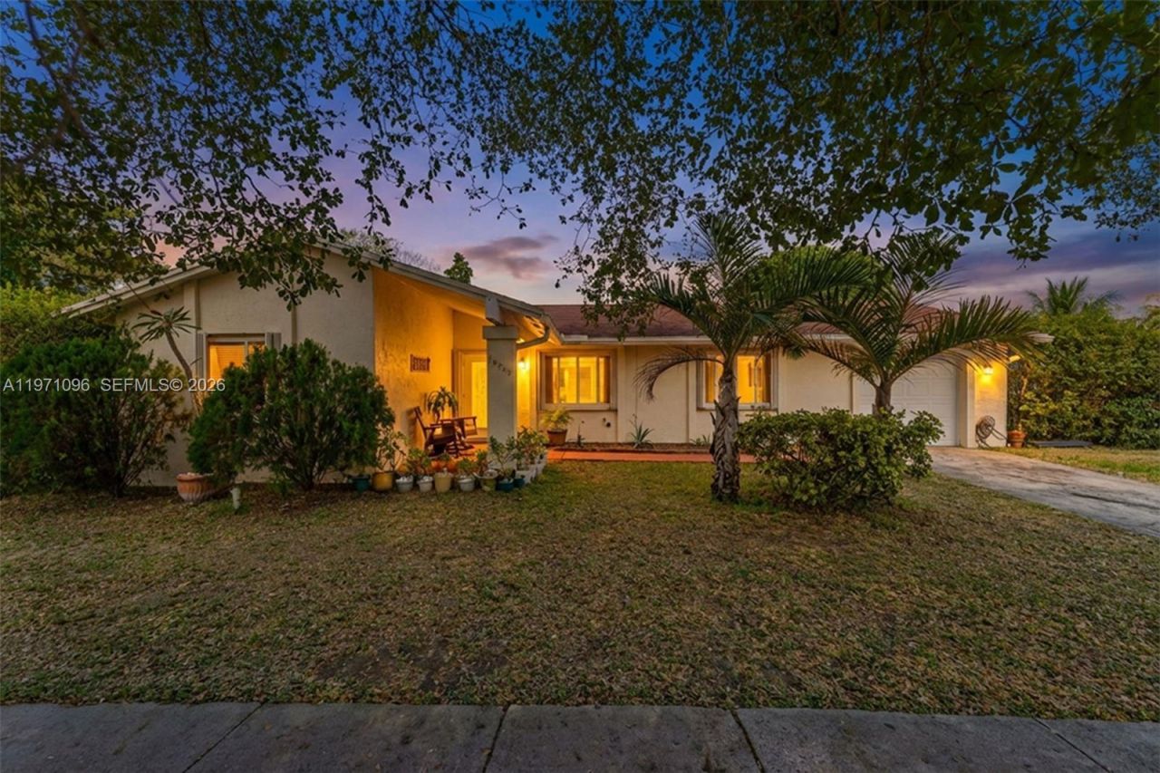 15109 SW 71st Ln, Miami, FL 33193 Photo