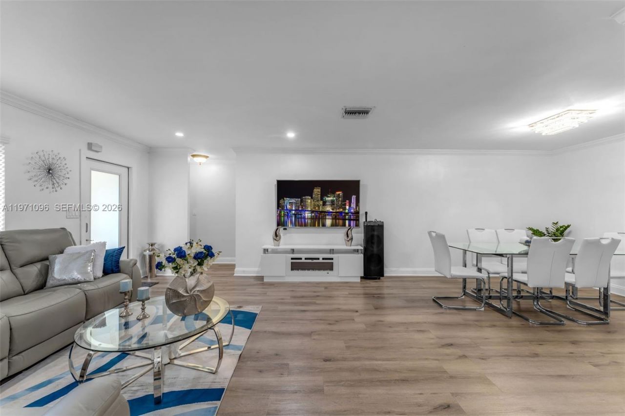 15109 SW 71st Ln, Miami, FL 33193 Photo