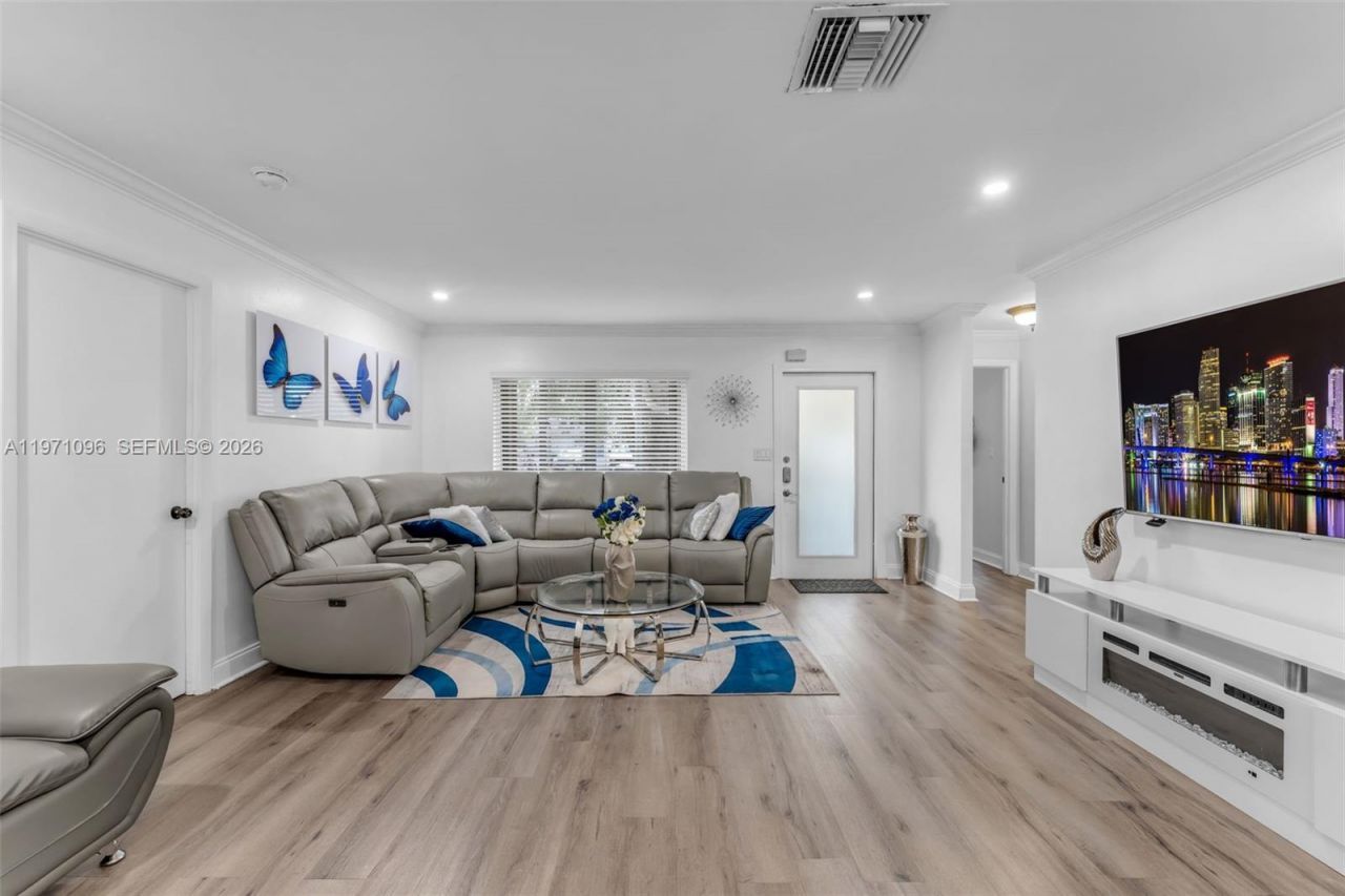 15109 SW 71st Ln, Miami, FL 33193 Photo