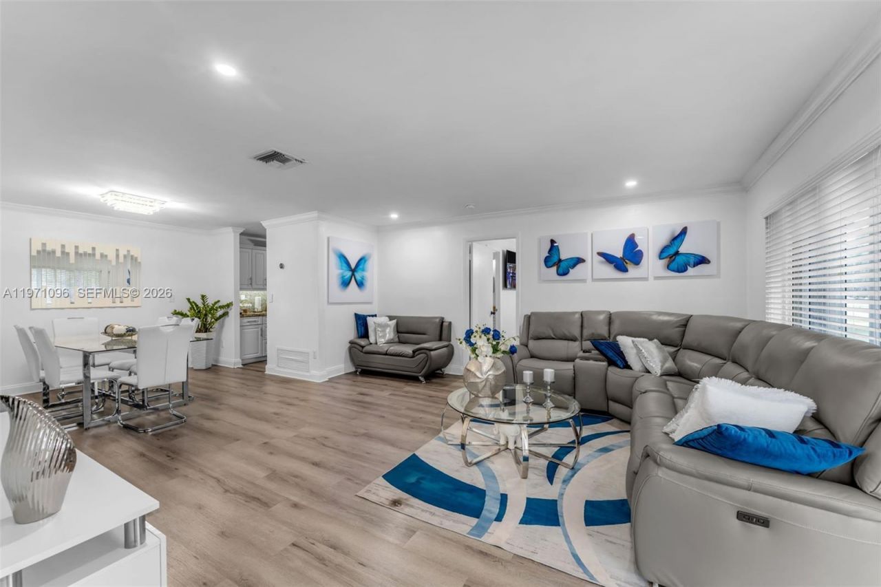 15109 SW 71st Ln, Miami, FL 33193 Photo