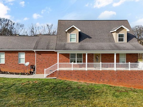 535 Doc Norton Rd, Walland, TN 37886