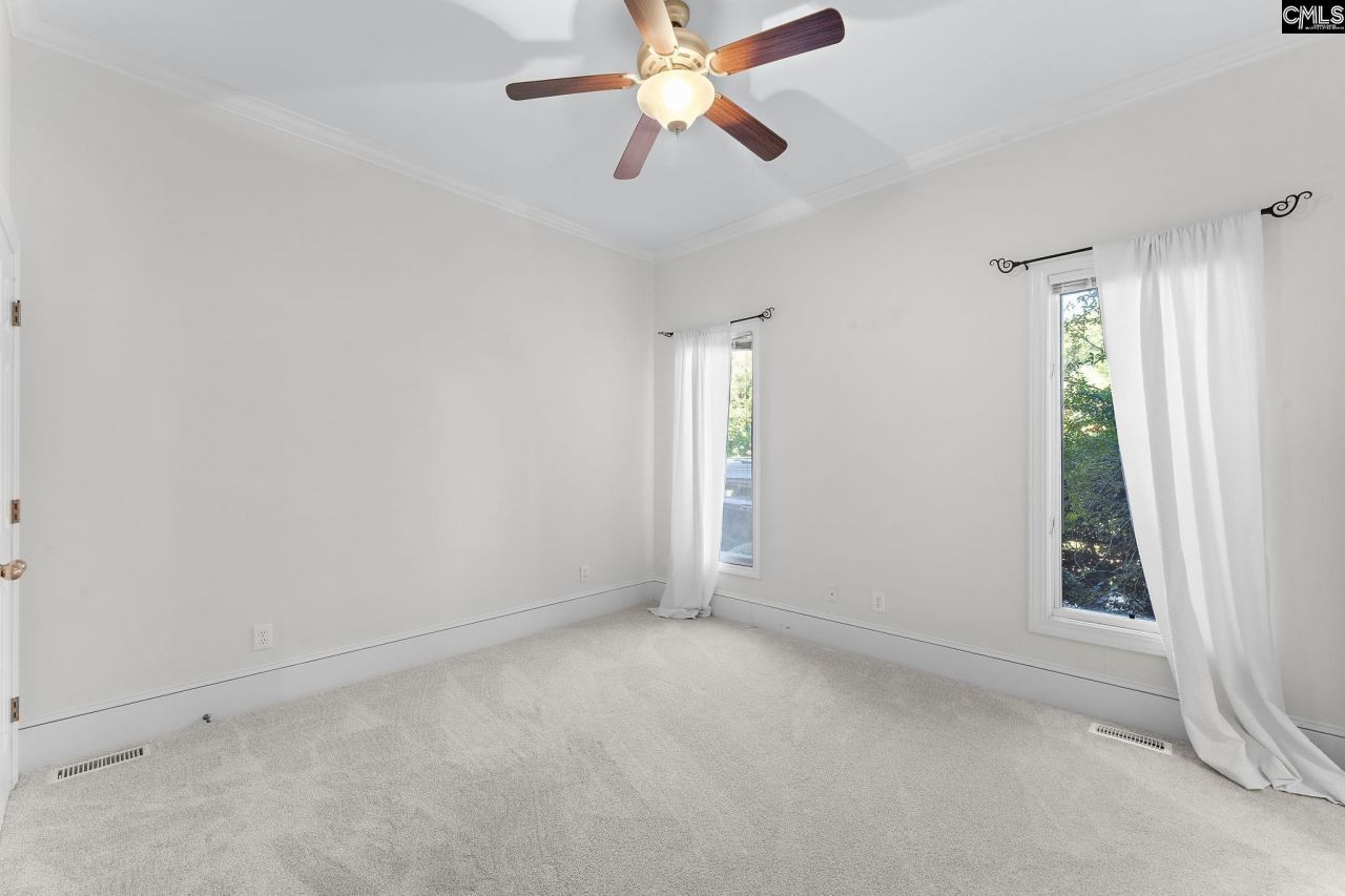 516 Harbour Place Court  Photo 18