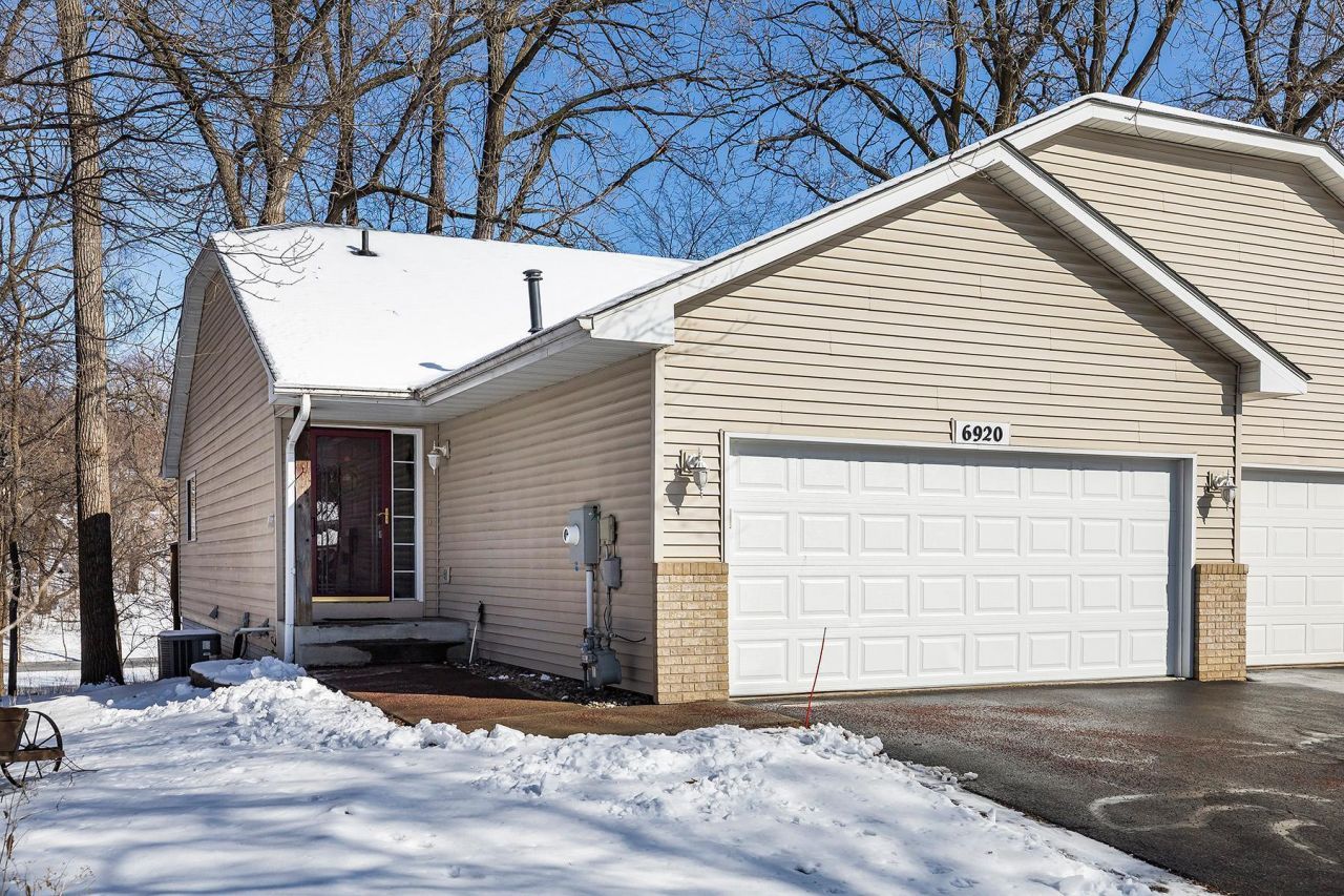 6920 42nd Avenue N, Crystal, MN 55427 Main Photo