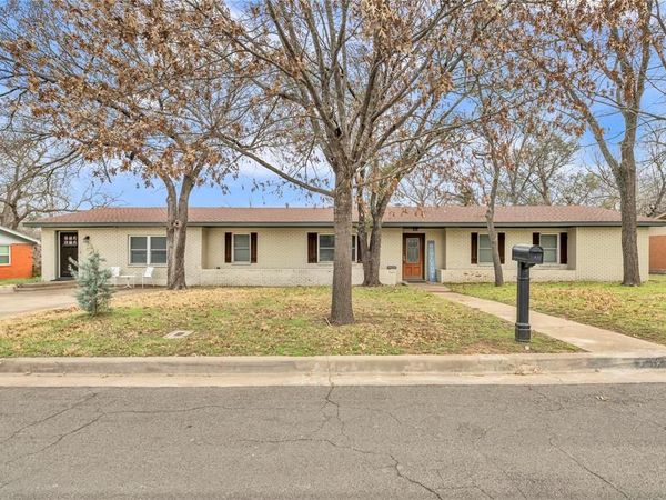 801 Arliss Drive, Woodway, TX 76712