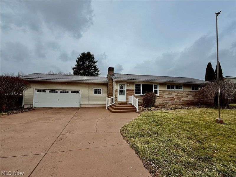 3945 Mill Drive, Zanesville, OH 43701 Photo 1