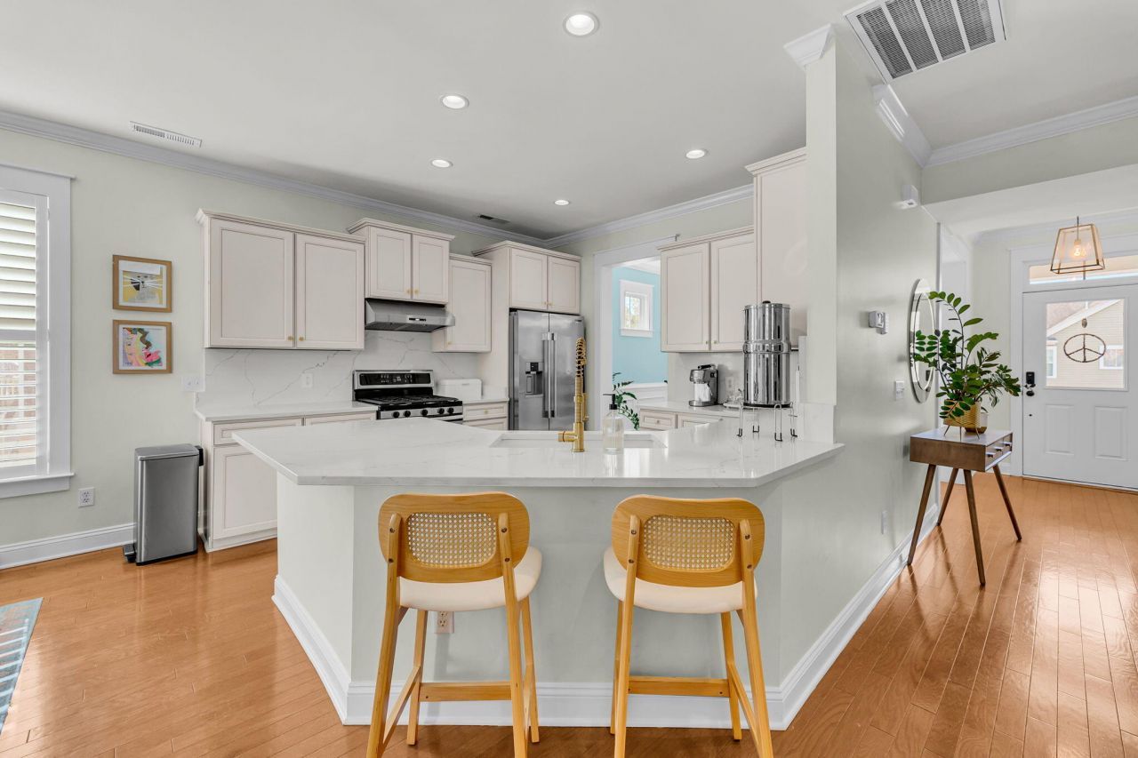 331 Megans Bay Lane Photo 5