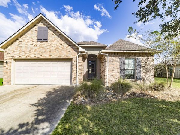 28304 Lake Salvador Dr, Livingston, LA 70754