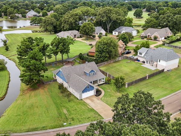 8247 Montrose Drive, Olive Branch, MS 38654