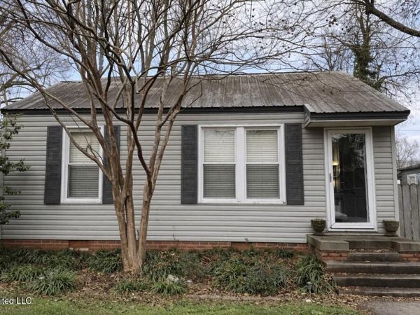 519 Crockett Avenue, Greenwood, MS 38930