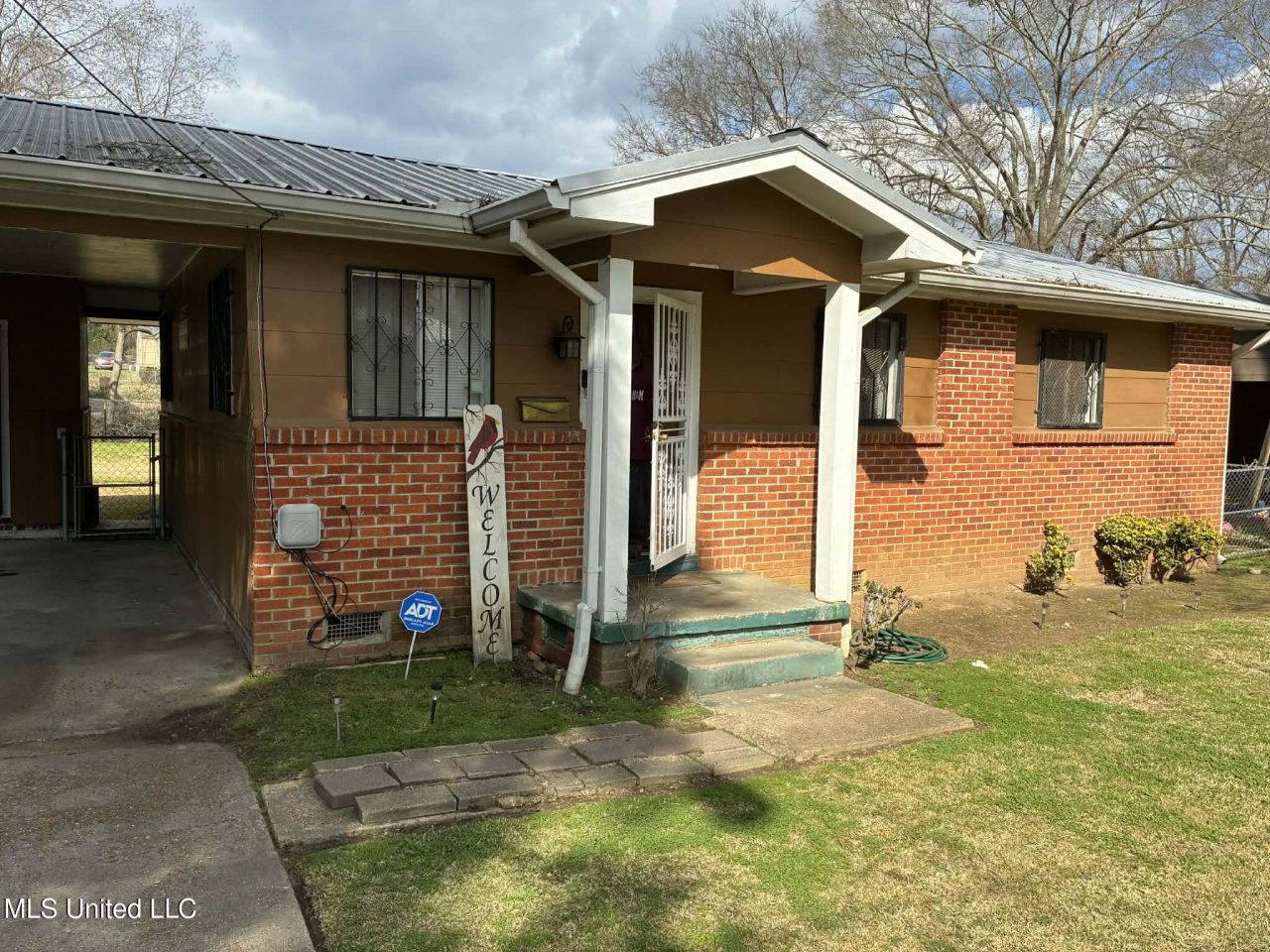 2858 Newport Street, Jackson, MS 39213 Main Photo