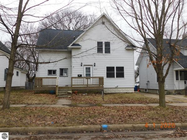 825 Wallace Street, Cadillac, MI 49601