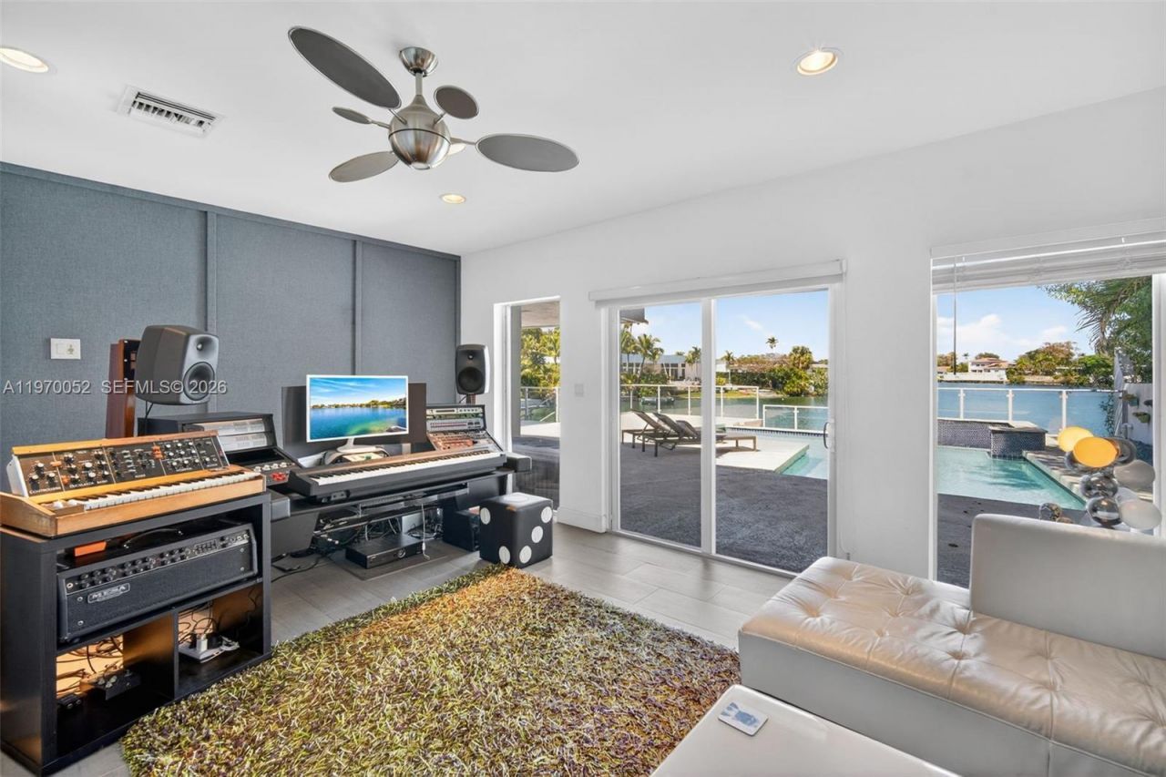 2091 NE 191st Dr , North Miami Beach, FL 33179 Photo