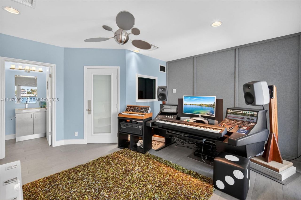 2091 NE 191st Dr , North Miami Beach, FL 33179 Photo