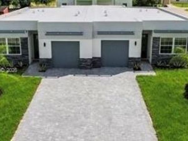 834/836 Motel St E , Lehigh Acres, FL 33974