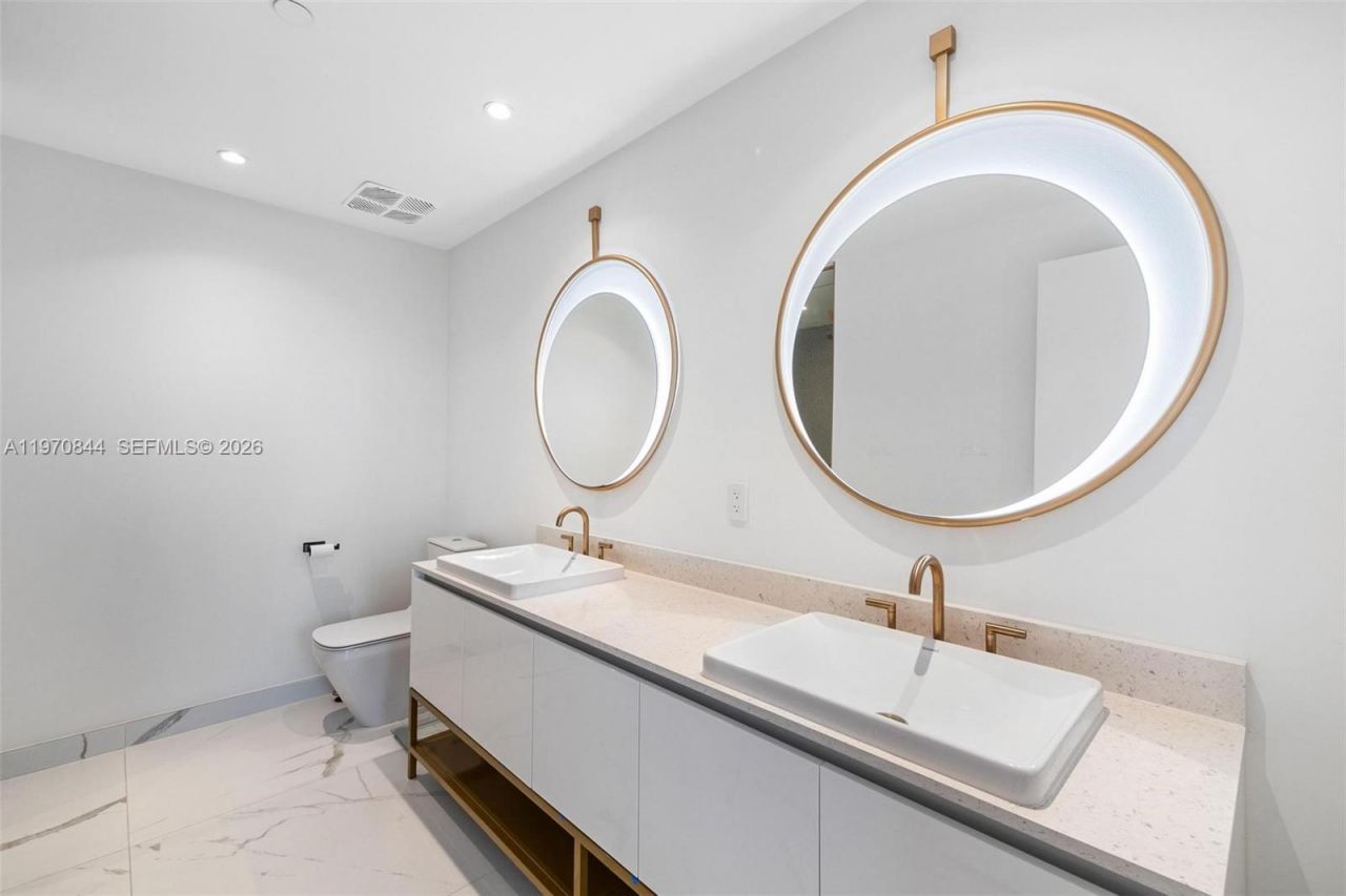 2678 Tigertail , Unit 1603, Miami, FL 33133 Photo