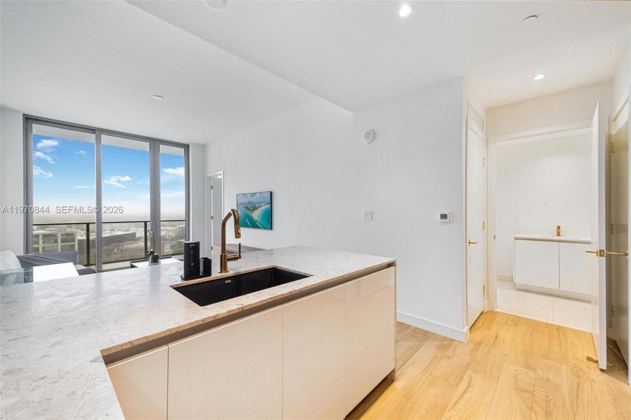 2678 Tigertail , Unit 1603, Miami, FL 33133 Photo