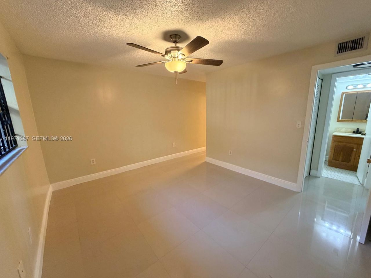 11925 NE 2nd Ave , Unit B310, North Miami, FL 33161 Photo