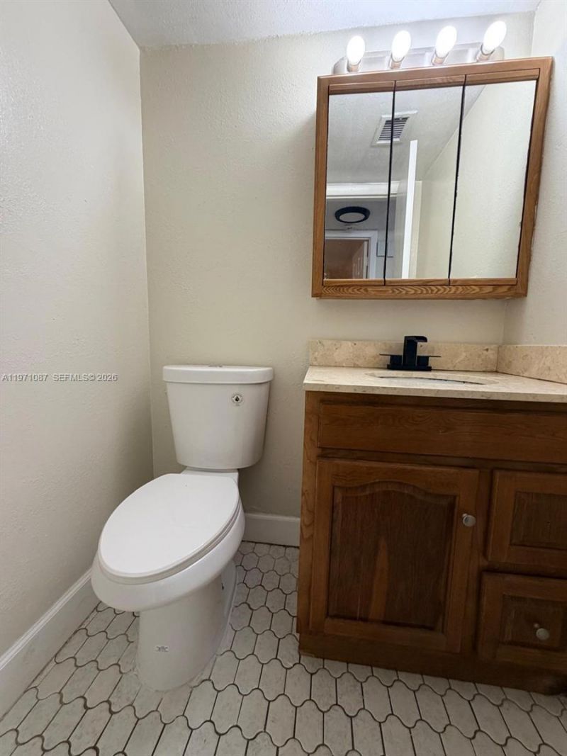 11925 NE 2nd Ave , Unit B310, North Miami, FL 33161 Photo