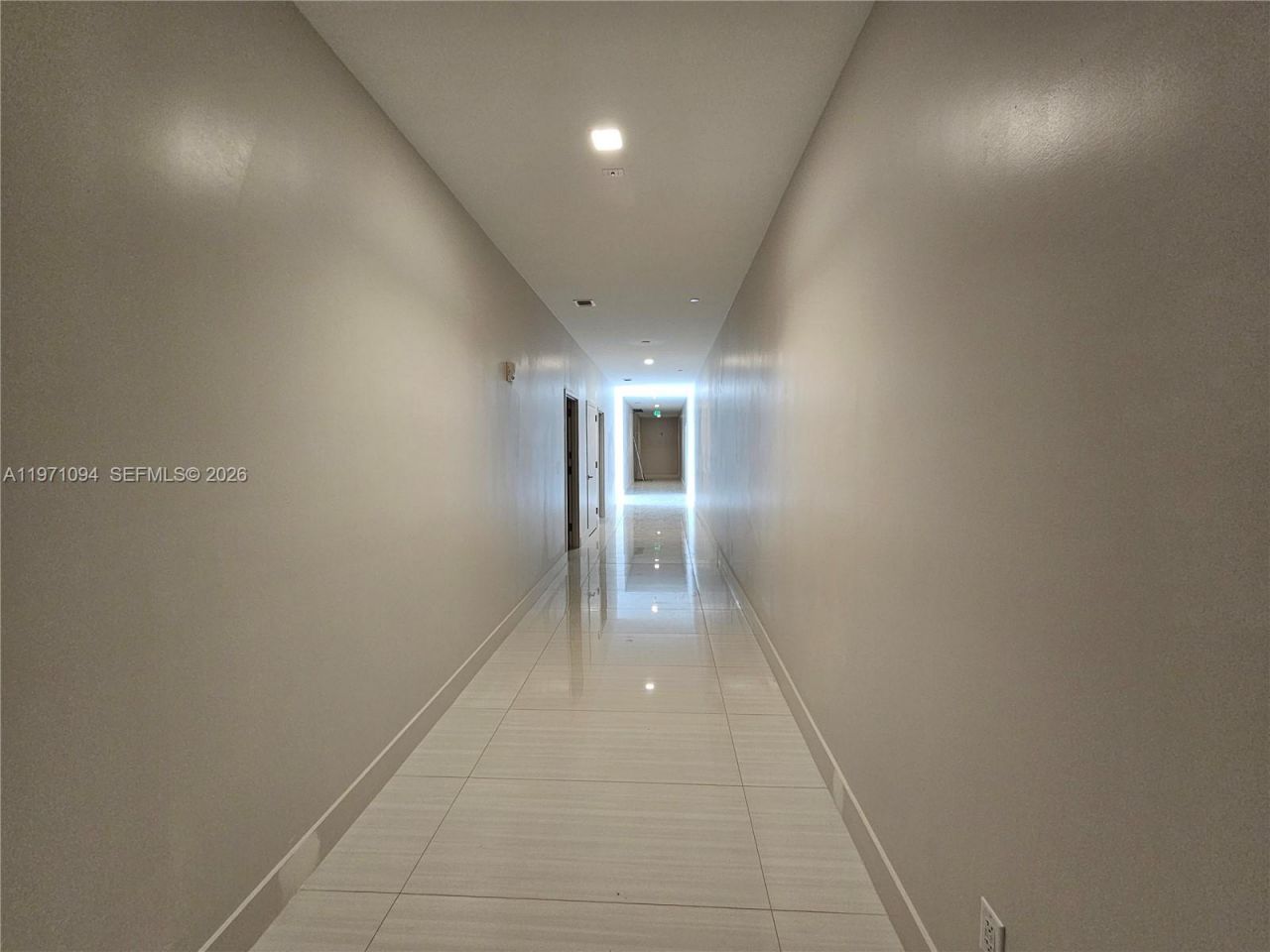 1006 E Hallandale Beach Blvd, Unit 4-205, Hallandale Beach, FL 33009 Photo