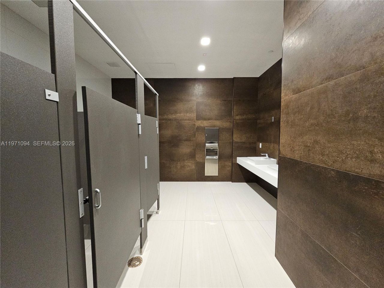 1006 E Hallandale Beach Blvd, Unit 4-205, Hallandale Beach, FL 33009 Photo