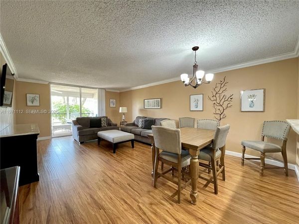 7340 Lake Cir Dr , Unit 207, Margate, FL 33063