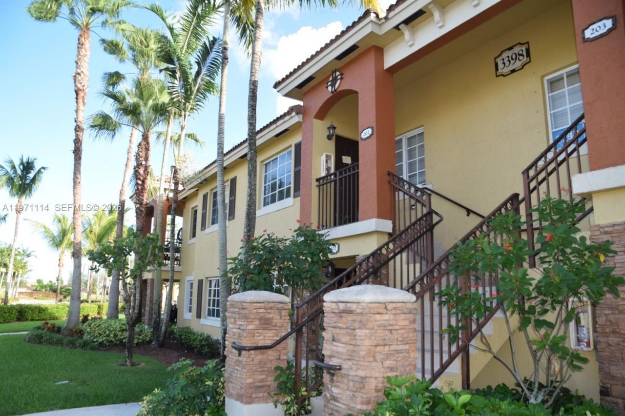 3398 NE 9th Dr, Unit 202, Homestead, FL 33033 Photo
