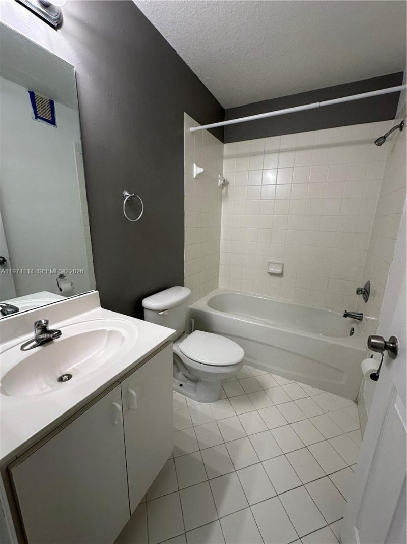 3398 NE 9th Dr, Unit 202, Homestead, FL 33033 Photo