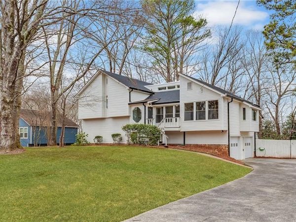 177 W Putnam Ferry Road W, Woodstock, GA 30189