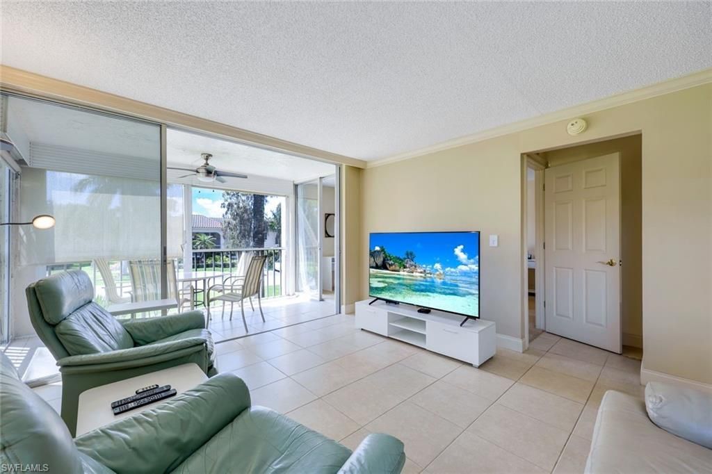 1057 Forest Lakes Dr, Unit 209, Naples, FL 34105 Photo